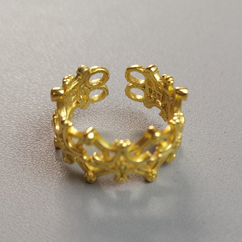 Second-hand women's fashion silver rings